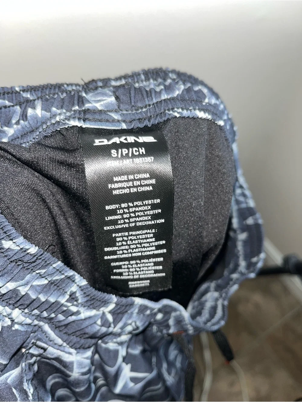 Dakine Boys Shark Print Swim Shorts Gray Orange Size S EUC Swim Trunks Pool